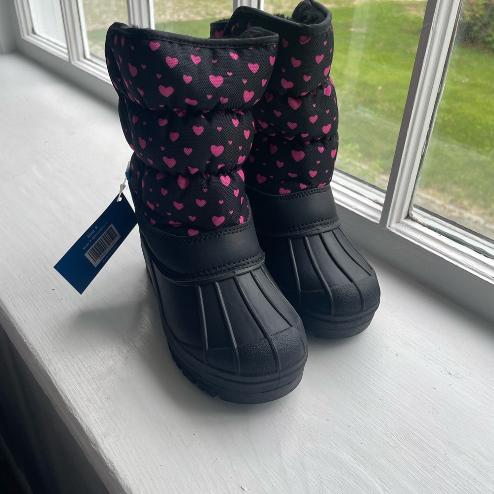 Kids Black and Pink Heart Boots size 9 toddler NWT